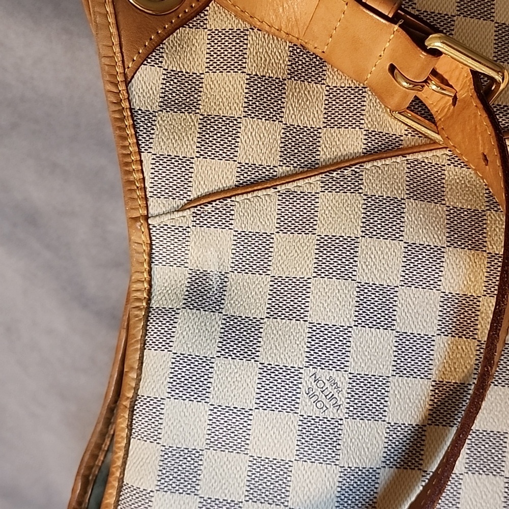 Louis Vuitton Galleria PM - Picture 9 of 16